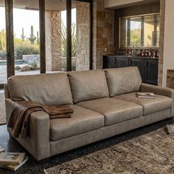 Pottery Barn Turner Square Arm Leather Sofa – FREE DELIVERY – Retail $4,000+