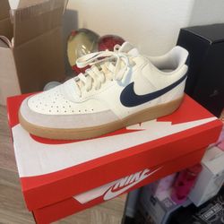 Nikes Size 9