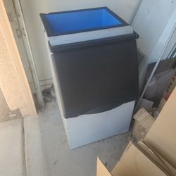Brand New Ice Maker Storage Compartment