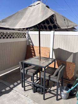 Modern Outdoor Patio Bar Height Set with Umbrella