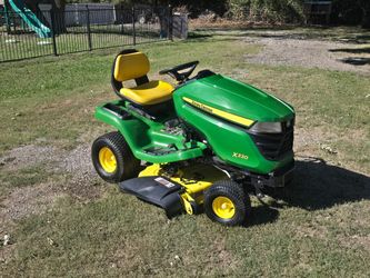 John Deere X330 Riding Lawn Mower