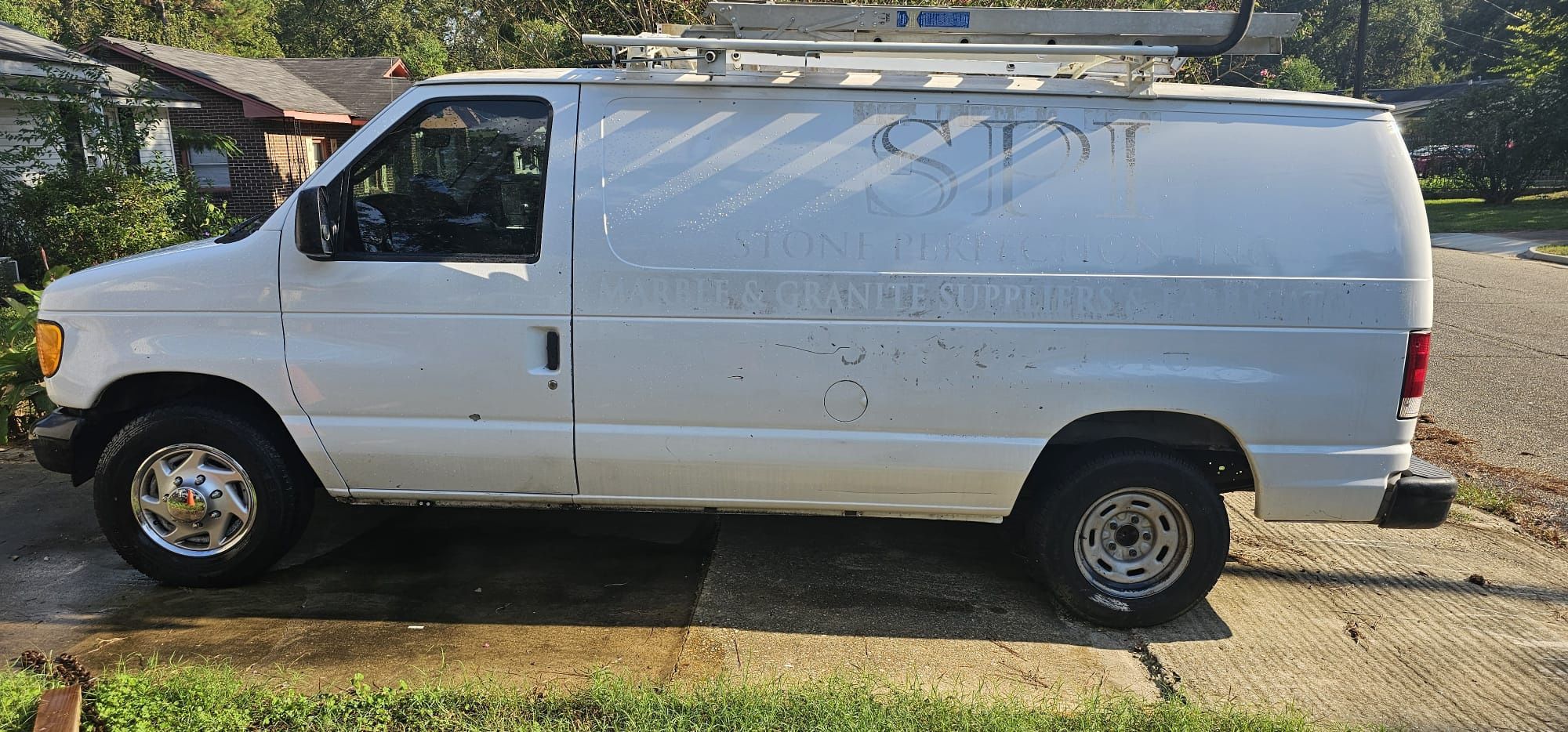 2005 Ford Econoline