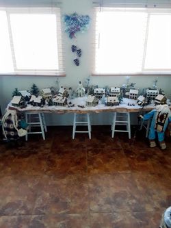 Currier & Ives 15 Piece Village (plus accessories)