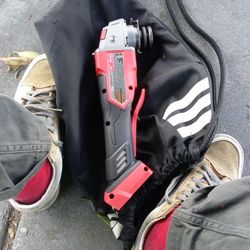Milwaukee Grinder  4 -1/2" 5" Inch