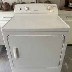 NICE HOTPOINT DRYER