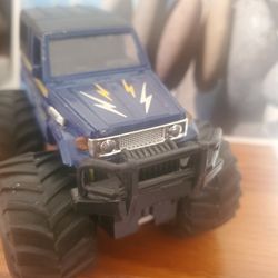 Monster Truck Toyota Mc Toy 4 X4 Pullback “Blue Crusher” 
