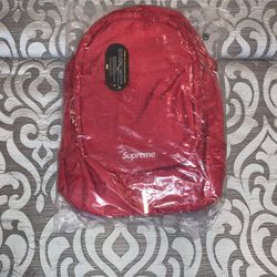 SUPREME RED BACKPACK NEW