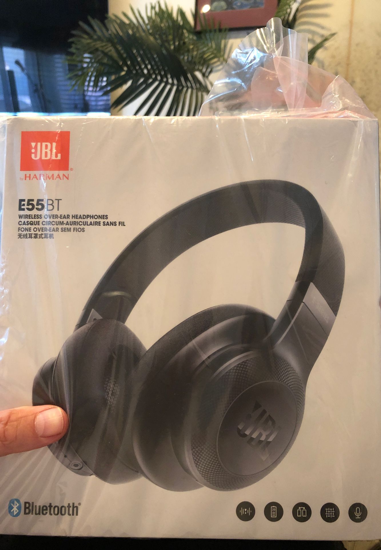 JBL bluetooth headphones