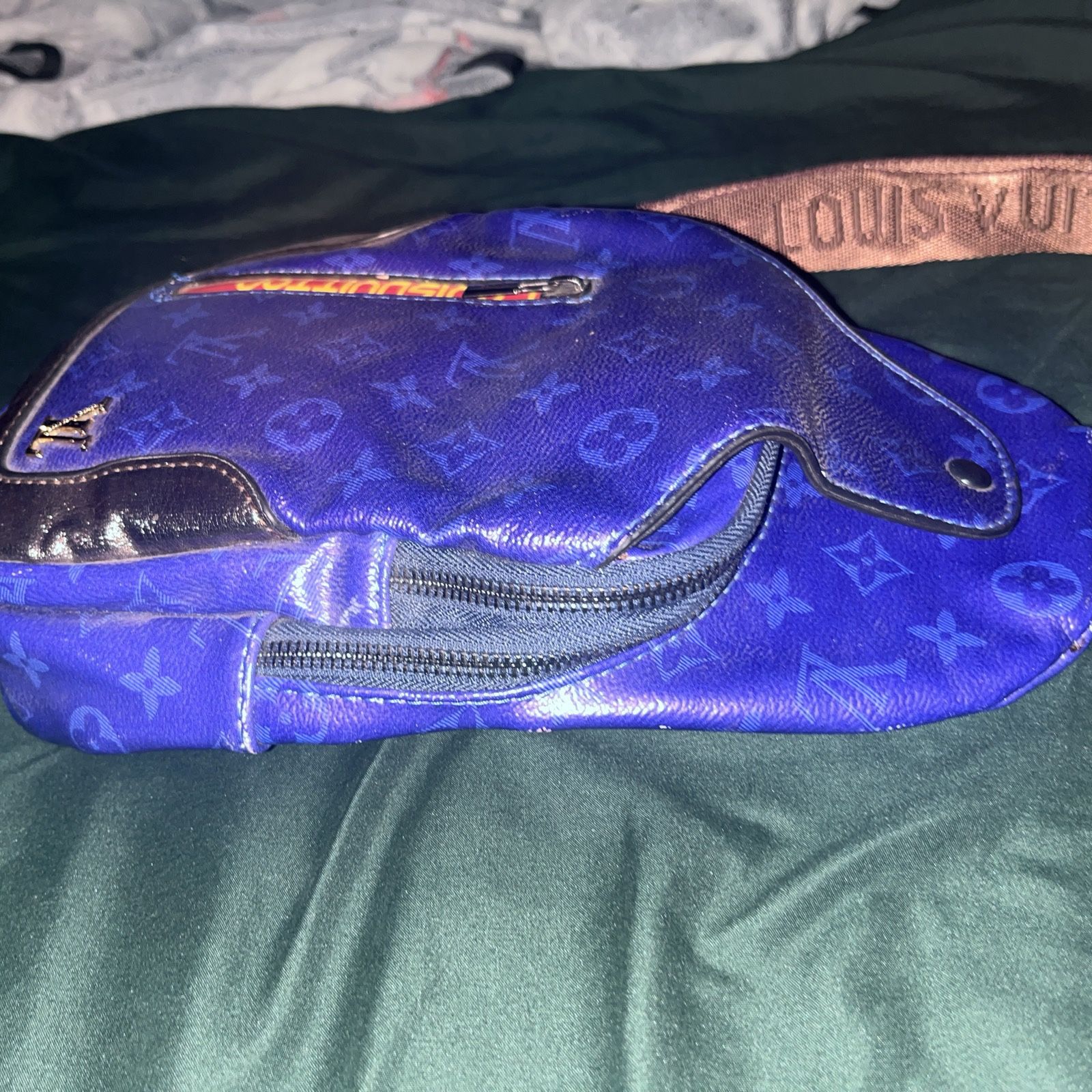 Louis Vuitton Bag Men’s Avenue Bag / Shoulder Bag / Fanny Pack/ Cross Body Bag