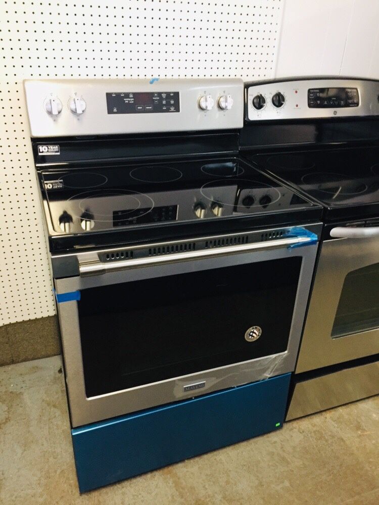 New scratch and dent Maytag stainless steel stove