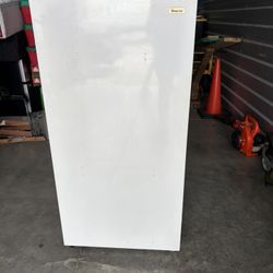 Magic Chef 8.8cu Freezer