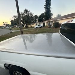GMC Or Chevy Bed Cover (OEM Part)