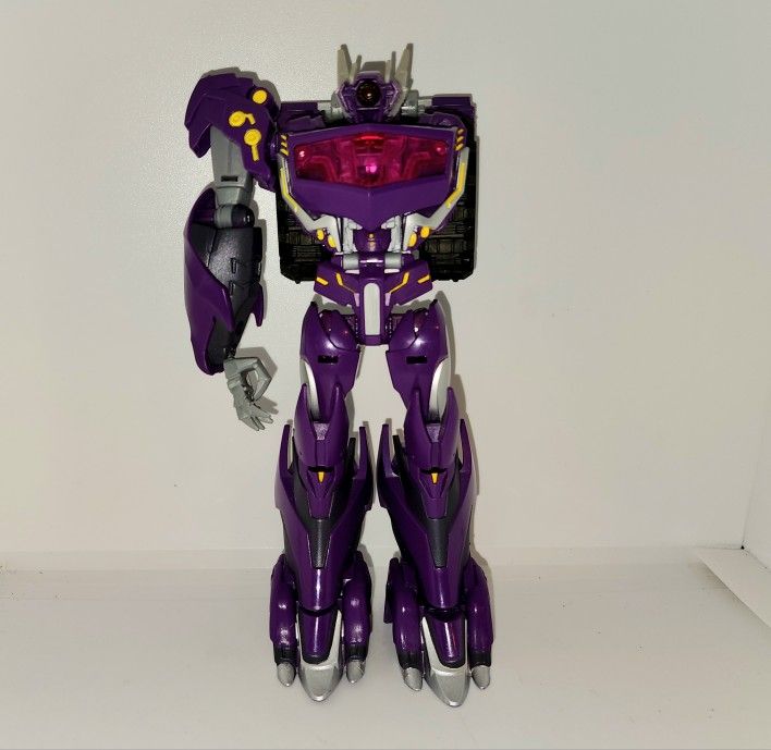 Transformers Beast Hunters Shockwave figure missing 1 arm