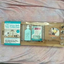 BRAND NEW Luxury Bath Tray Set