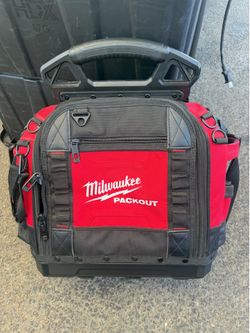 Milwaukee PACKOUT 15 in. Structured Tool Bag