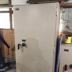  Bank Vault/gun Safe