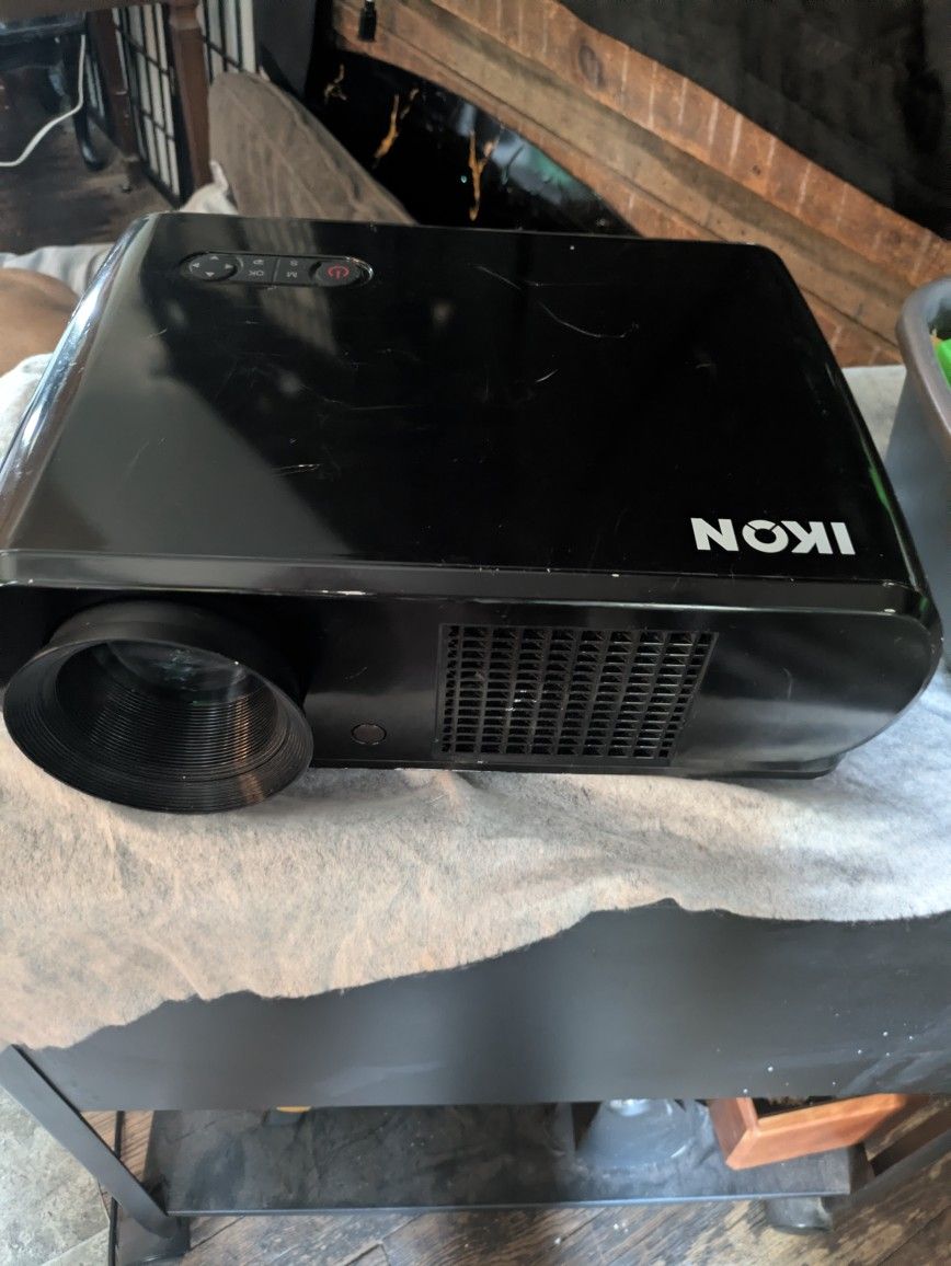 Ikon Projector Ik900
