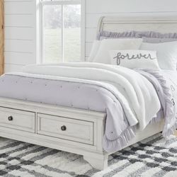 Full Size Bed Set. Color: Antique White.  Like New Robbinsdale Collection.