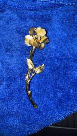 Large flower brooch