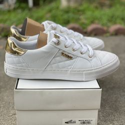 GUESS LOVEN WHITE SHOES