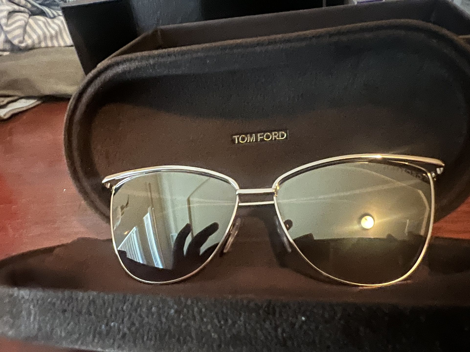 Tom Ford Veronica TF684 TF 684 28G Gold/Brown Sunglasses 58-14-140