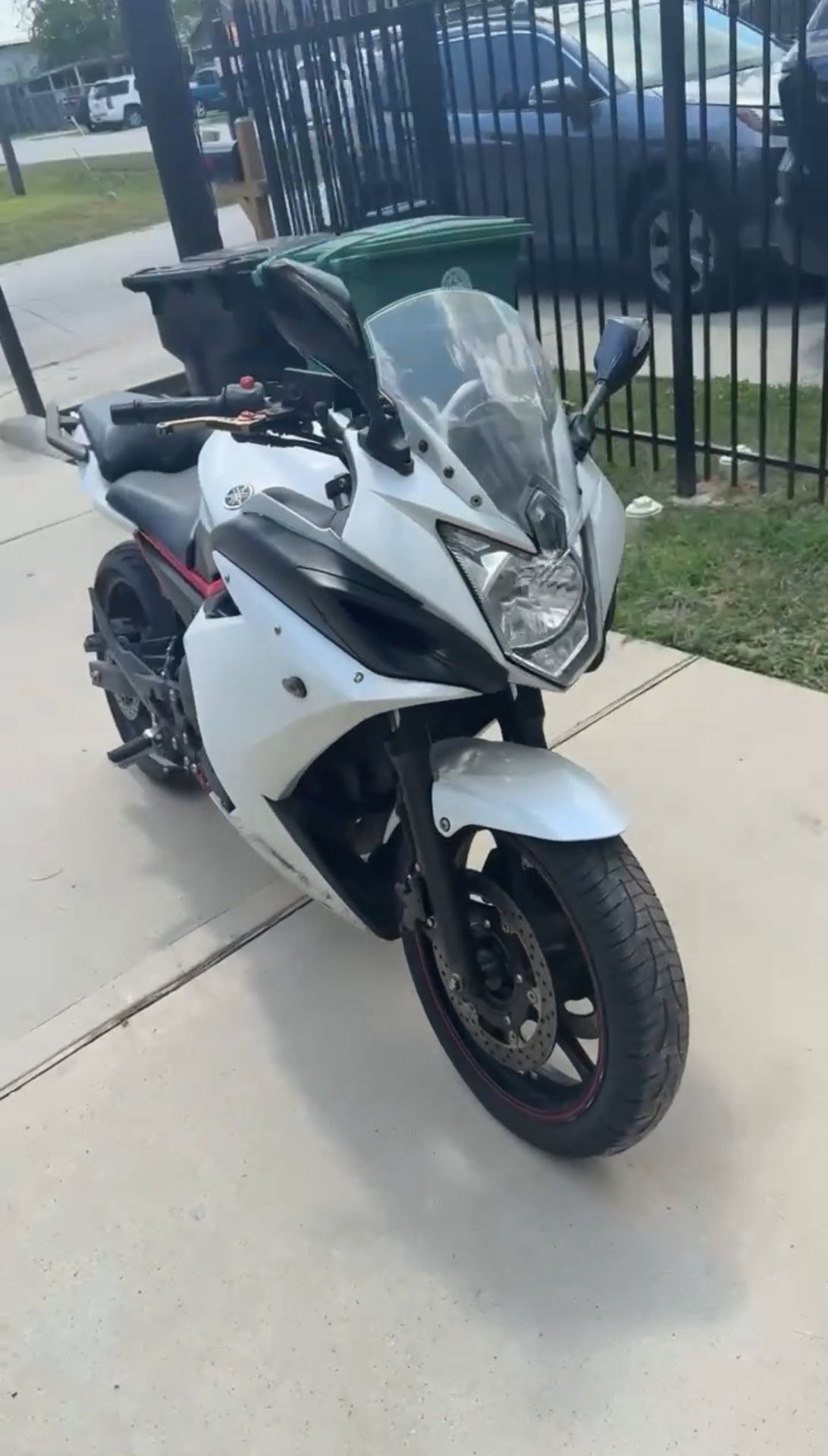 Yamaha YZF-R6 | 2013 - Garage Kept