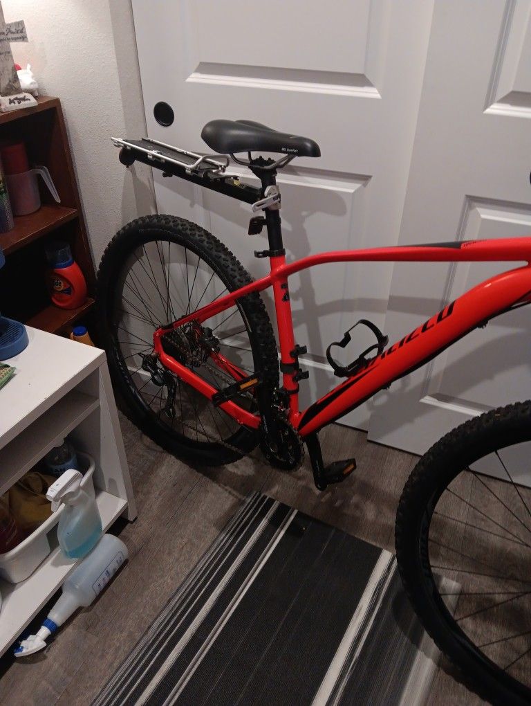 2017 Rockhopper Specialized Mountain Bike