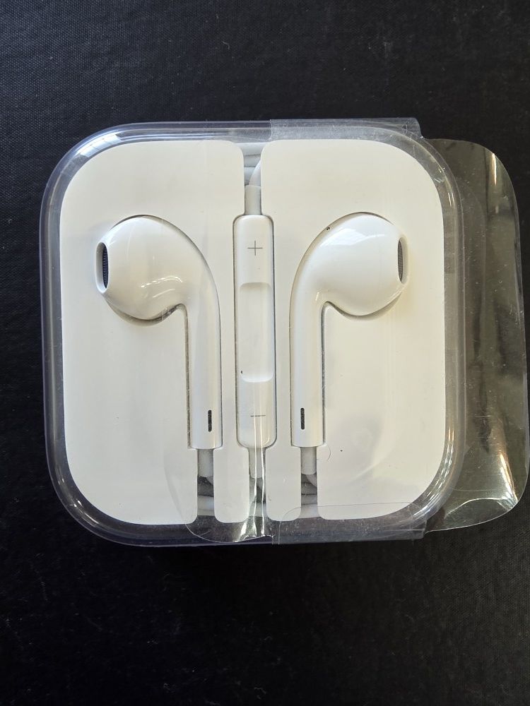 NEW iPhone Ear Pods
