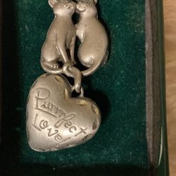 Kittens With Dangling Heart Brooch( Pewter)