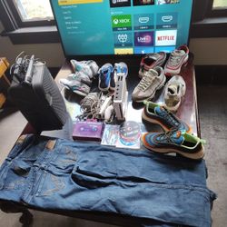 WII //HOLLISTER PANTS//SHOES//55inTV//Speaker+Mic