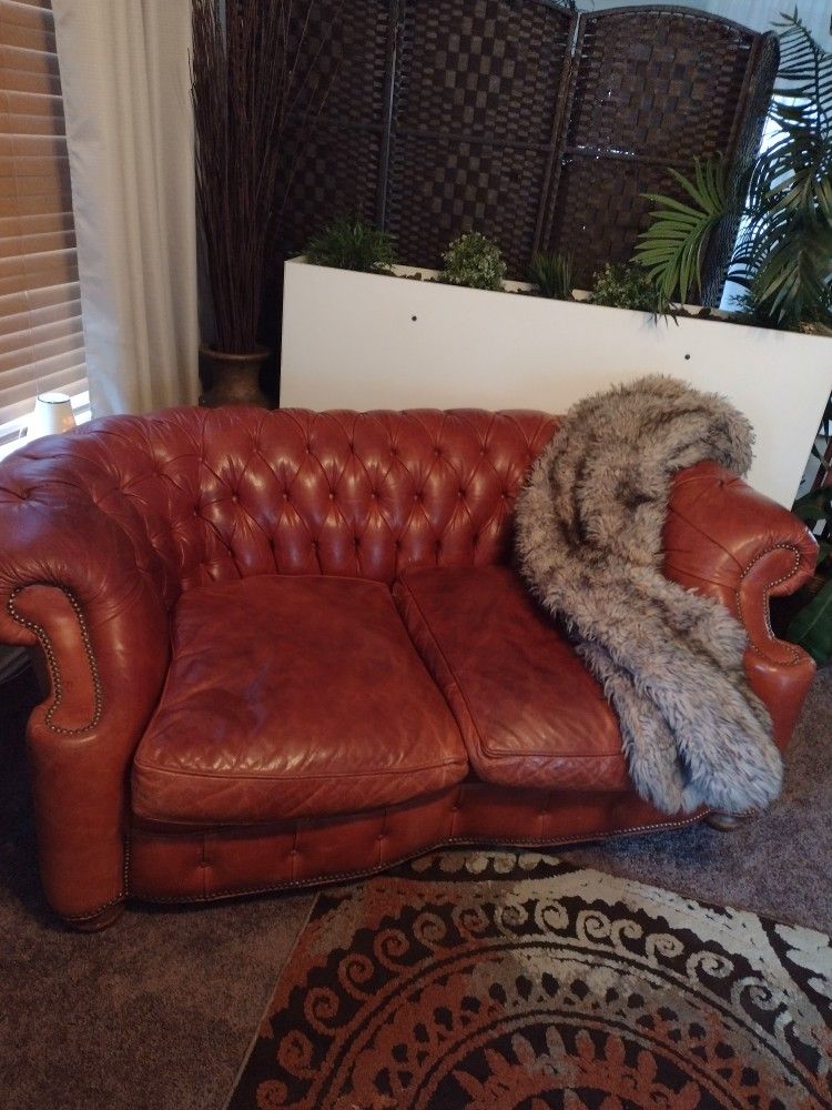 Rustic, Chesterfield Presidential Loveseat