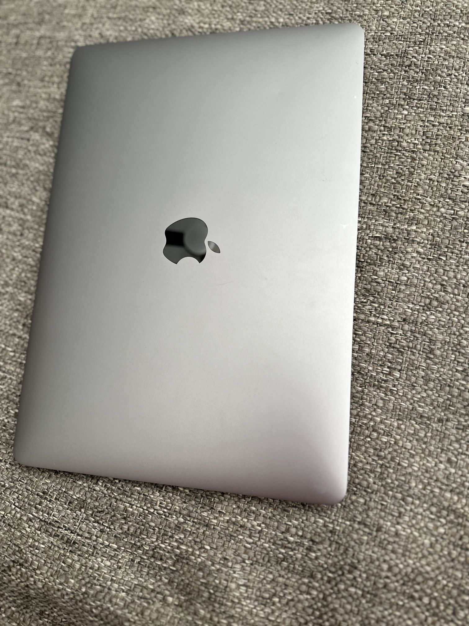 MacBook Pro 13" - Touch Bar 13-inch, 2017, Four Thunderbolt 3 Ports