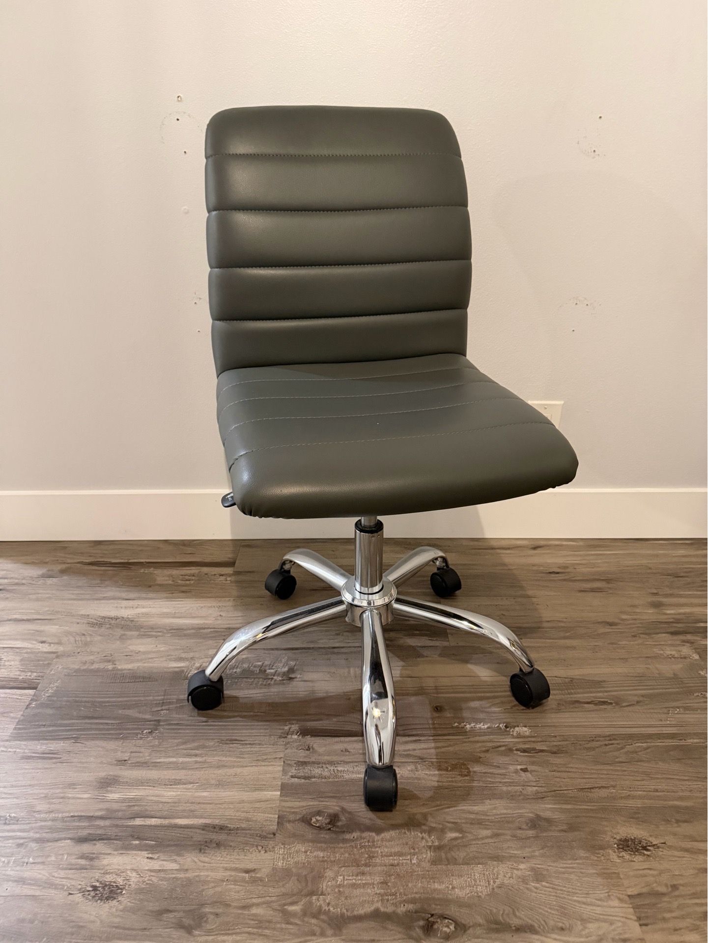 Desk chair