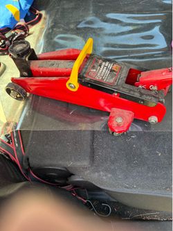 Torin “Big Red” 2-ton hydraulic floor jack