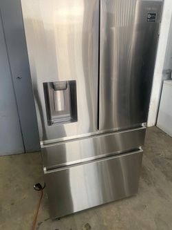 Beautiful 4 door refrigerador