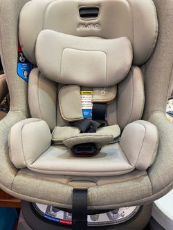 Like Néw Nuna Revv rotating Carseat