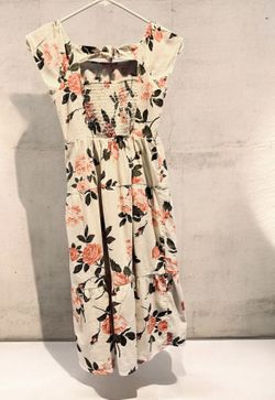 Pretty floral dress, size 14, from Old Navy—in excellent condition.