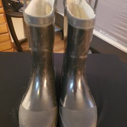 Boys Size 2 Rainboots