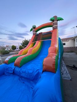 JUMPER WATERSLIDE