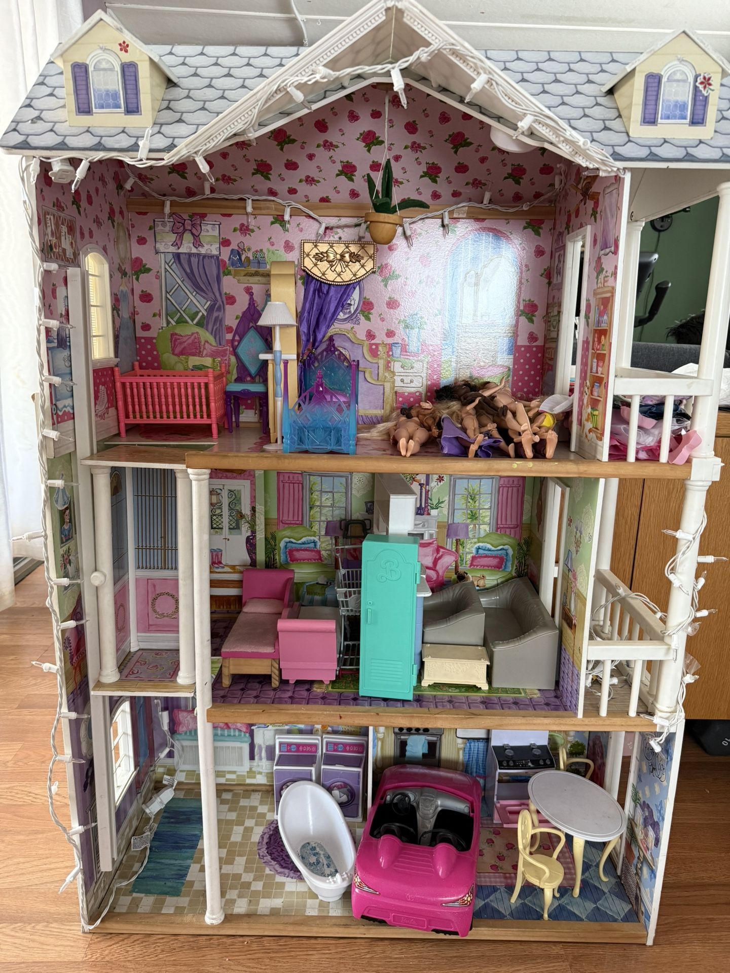 Doll House & Accessories