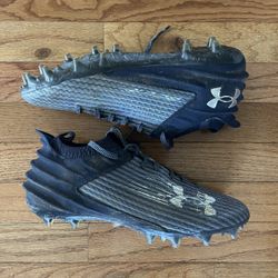 Football Under Armor Cleats Size 9