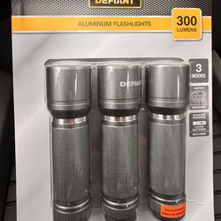 Defiant 3-pack 300 Lumens Aluminum Flashlights