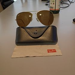 Ray Ban Aviator Not 1 Scratch On Them 