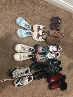 Toddler shoes - local la Quinta