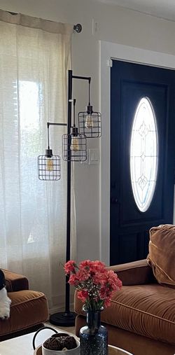 VINTAGE LOOKING STANDING LAMP