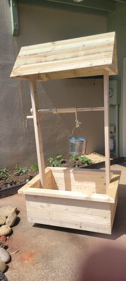 Wishing Well Planter Box/Raised Garden Bed Custom Built