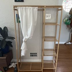 Storage/shelves/wardrobe 