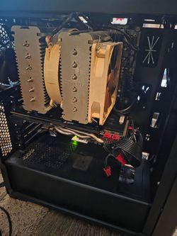 Computer PC - AMD FX-9590 8-Core / 32GB RAM / Radeon R9 380 / Sabertooth Motherboard