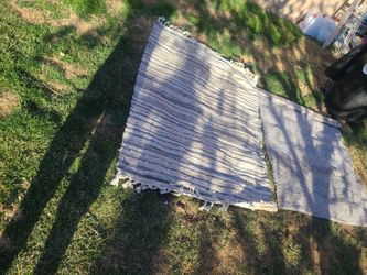 Lots Of Rugs And Runners