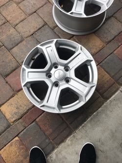 New take offs Jeep Wrangler unlimited rims 17”